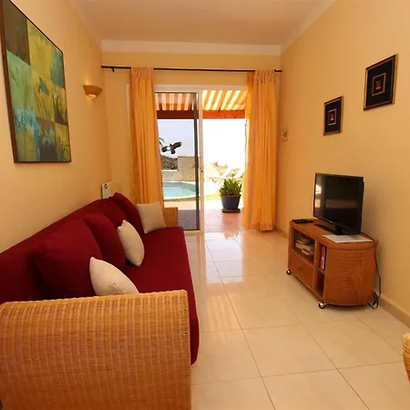 Modern Eingerichtete Leon Mit Terrasse Apartment Guia de Isora (Tenerife)